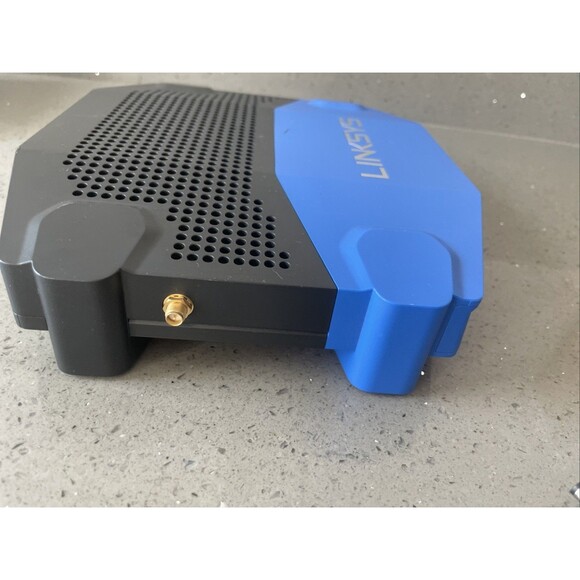 *READ* Linksys WRT1900AC V2 1300 Mbps 4 Port Dual-Band Wi-Fi Router PARTS ONLY - Picture 8 of 12